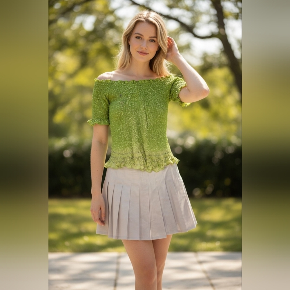 Women's Wildcat White Pleated Mini Skirt M and nwt green textured top